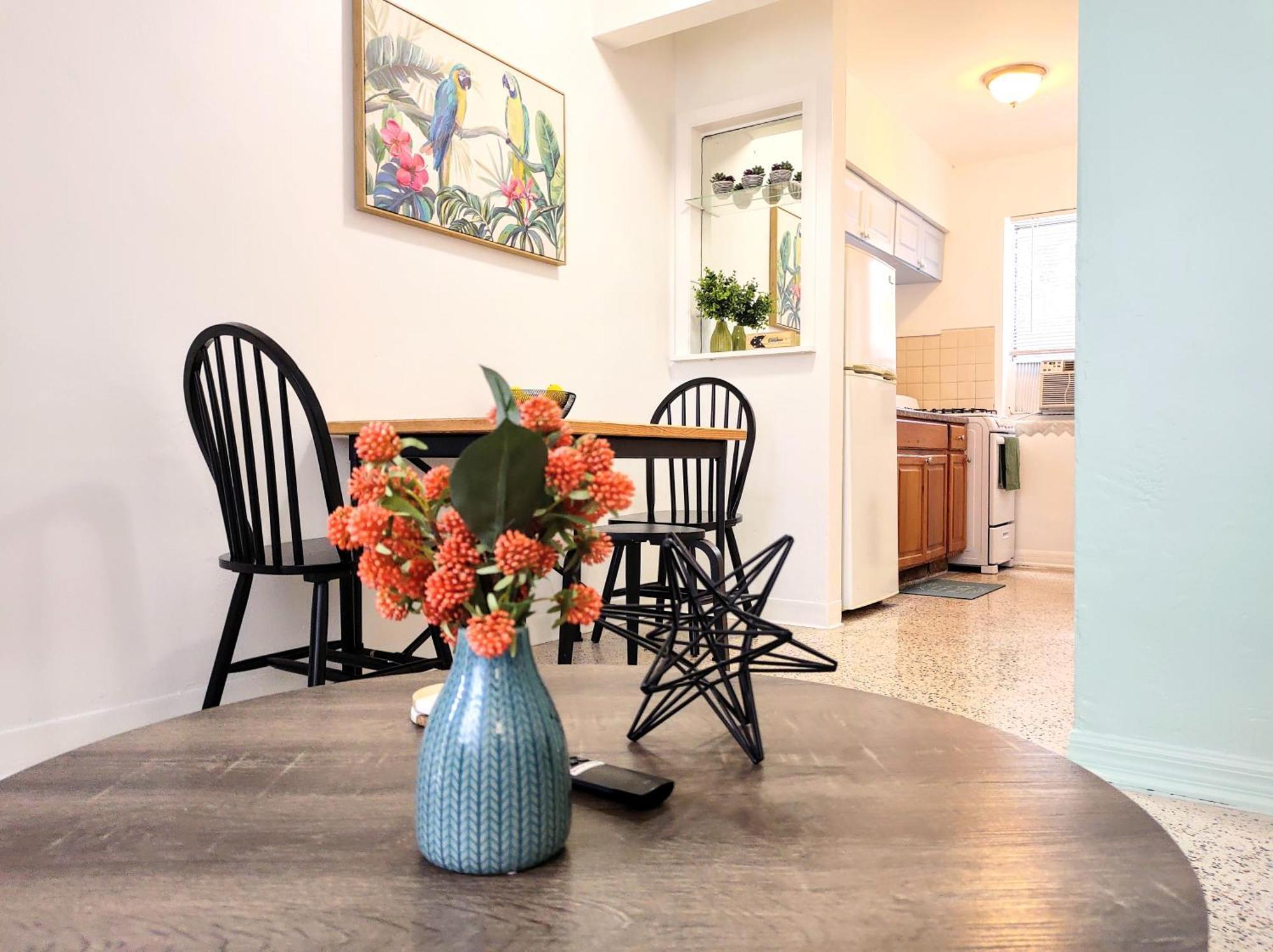 Apartment Cozy 1 Bedroom Escape In Vibrant Close Downtown