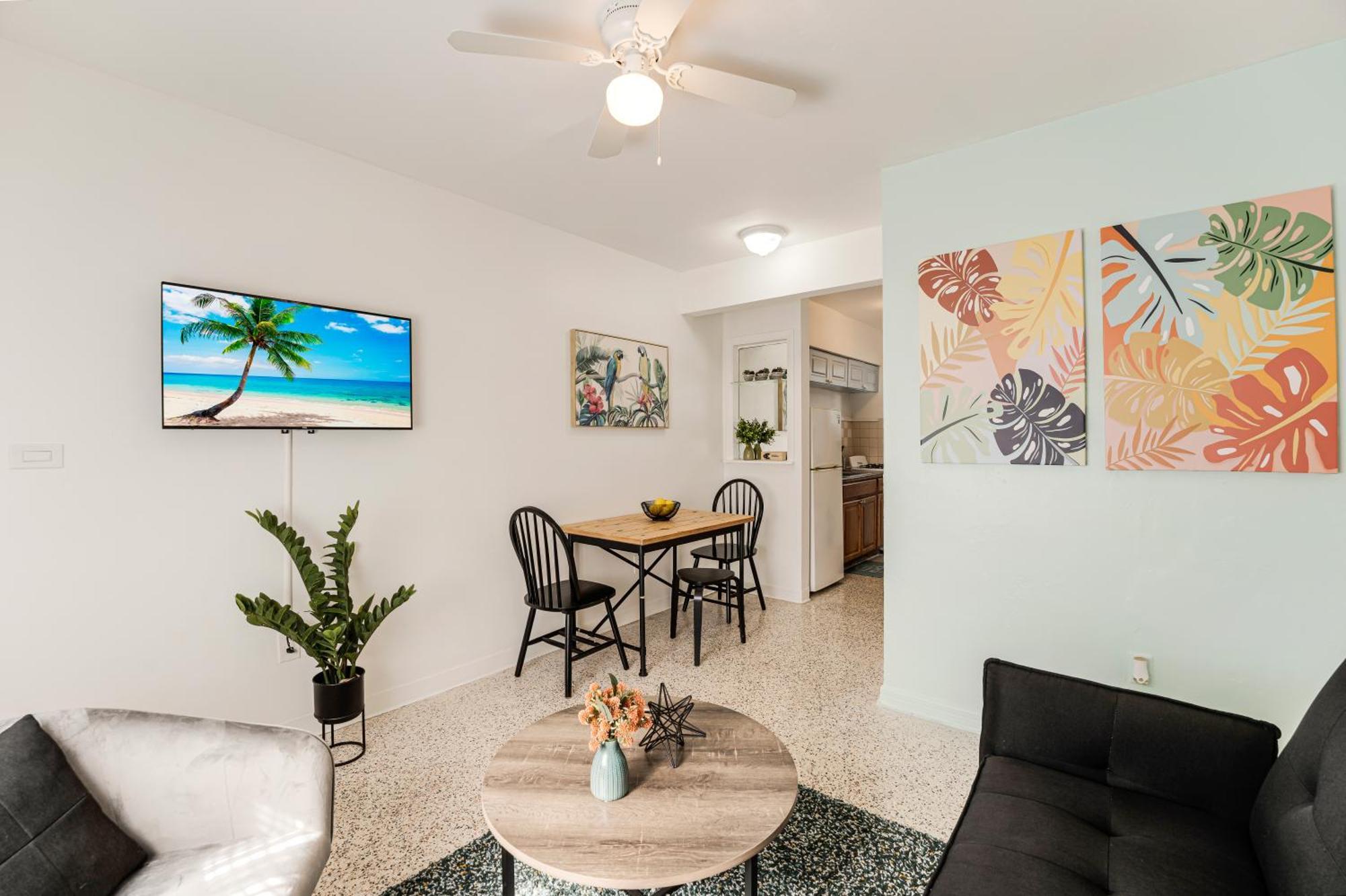 Cozy 1 Bedroom Escape In Vibrant Close Downtown Apartment *