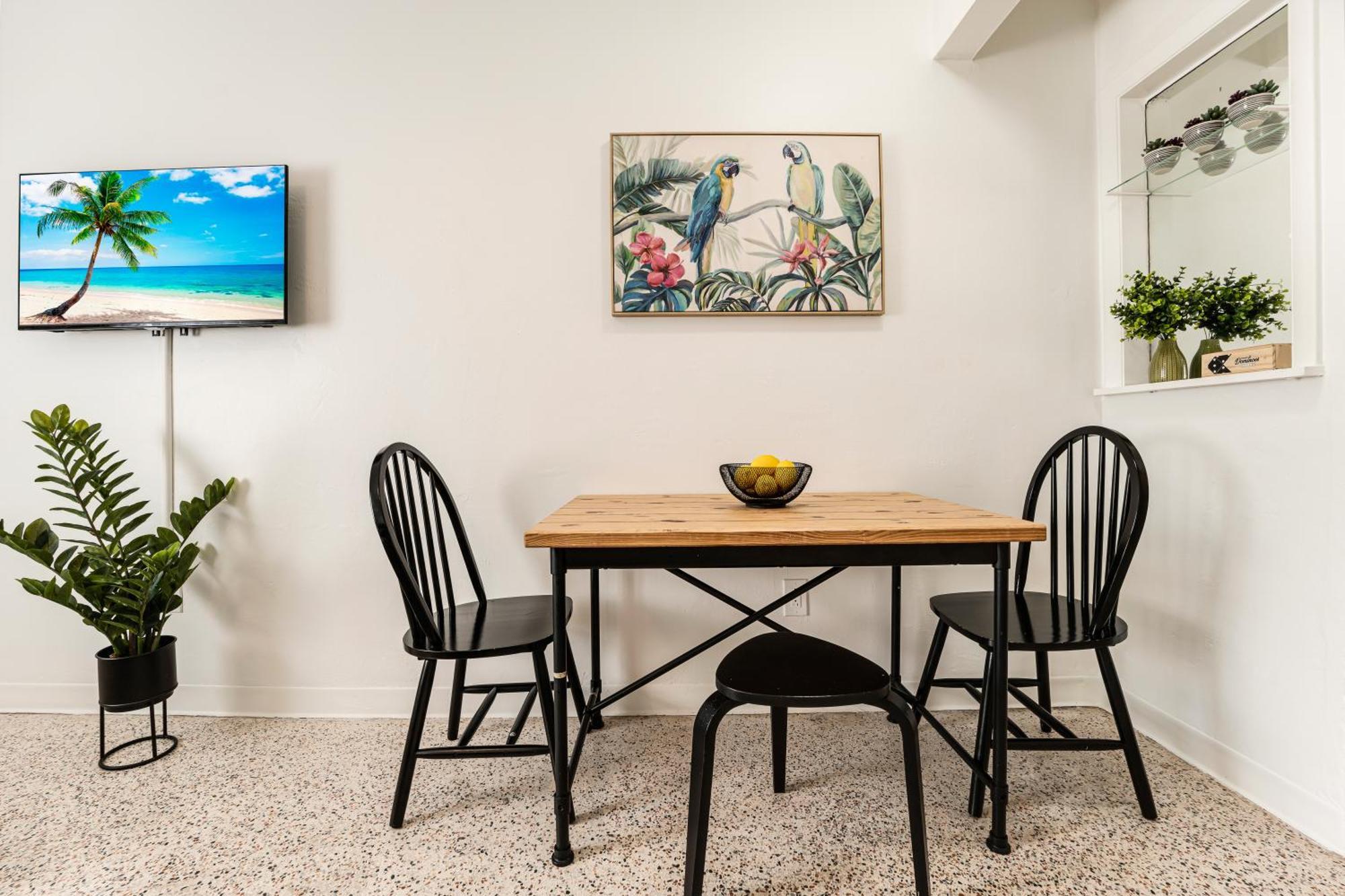 Apartment Cozy 1 Bedroom Escape In Vibrant Close Downtown *